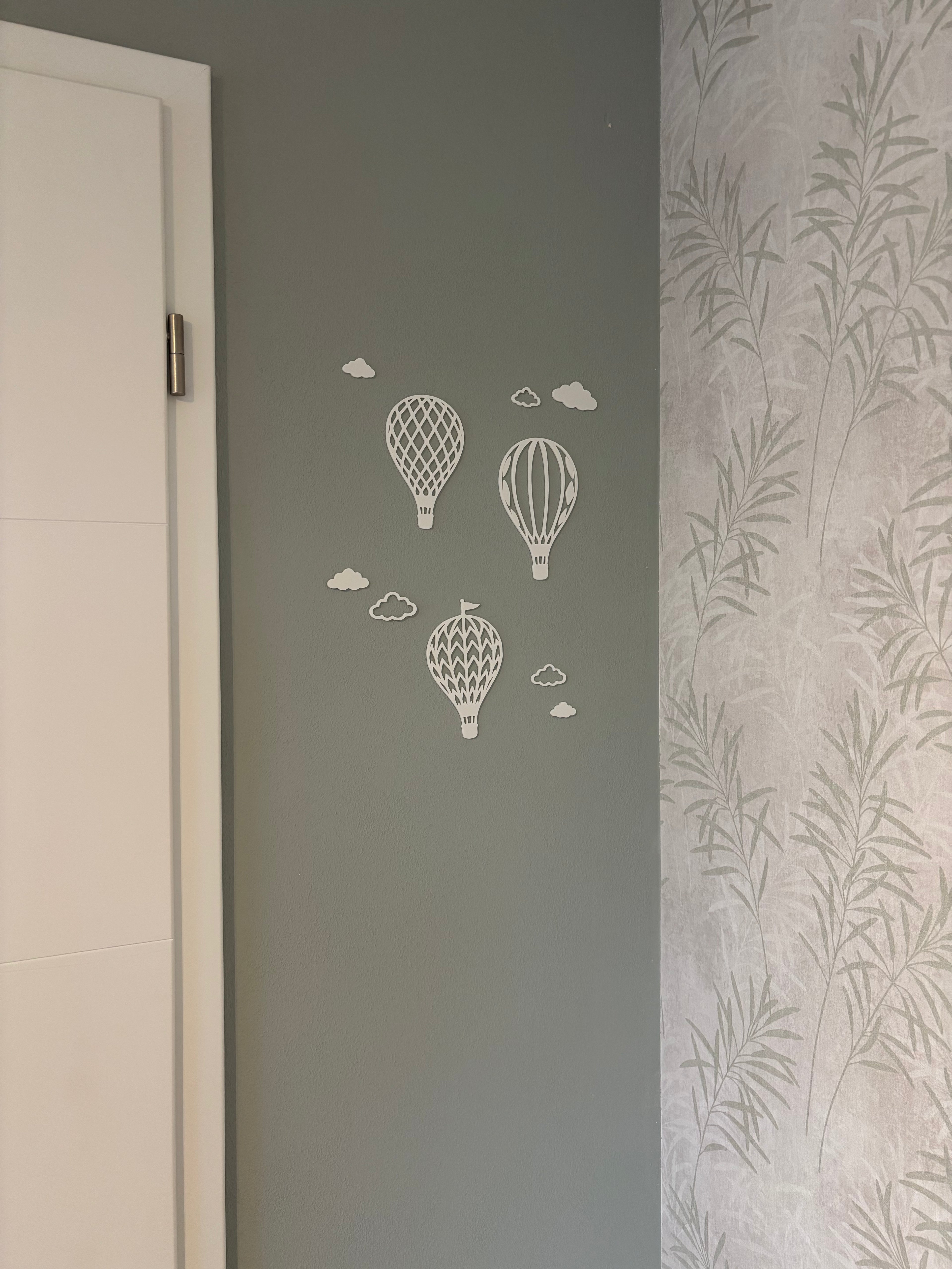 Heißluftballon Wanddeko – Kinderzimmer Deko Set Wandgestaltung mit Wolken | Leicht & Modern - MelMadeStudio