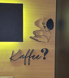 „Kaffee? / Coffee?“ – Moderne Schriftzug Deko für Küche, Café & Bar. - MelMadeStudio