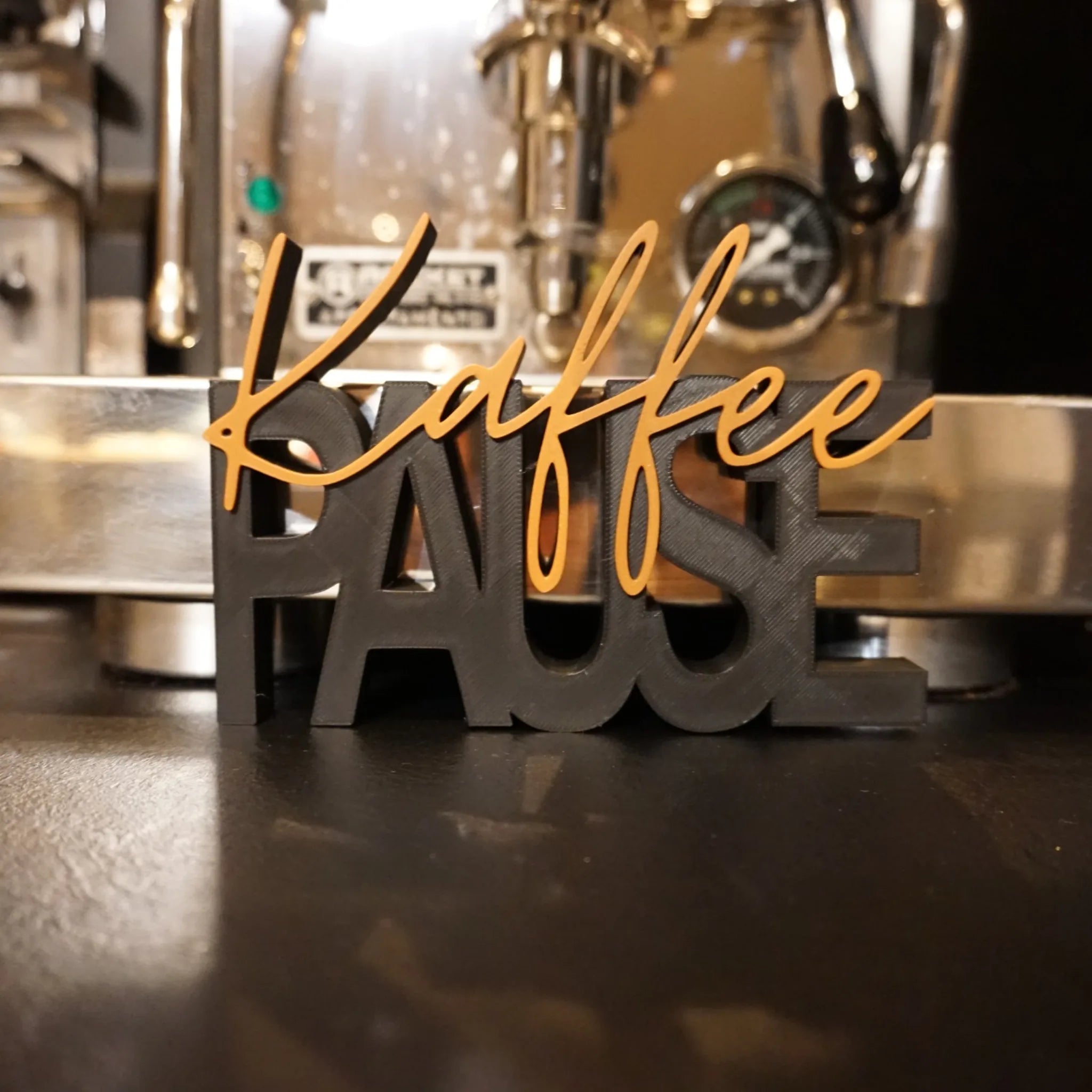 Kaffee Pause Schriftzug – Moderne 3D Deko für Küche & Café - MelMadeStudio