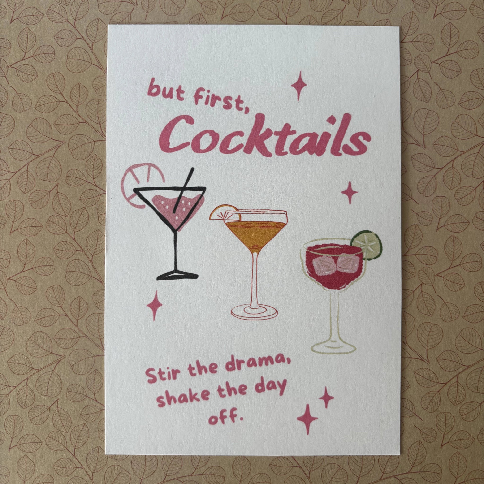 Postkarte „But First, Cocktails“ – Lustige Cocktail Karte für Freundinnen & Partys - MelMadeStudio